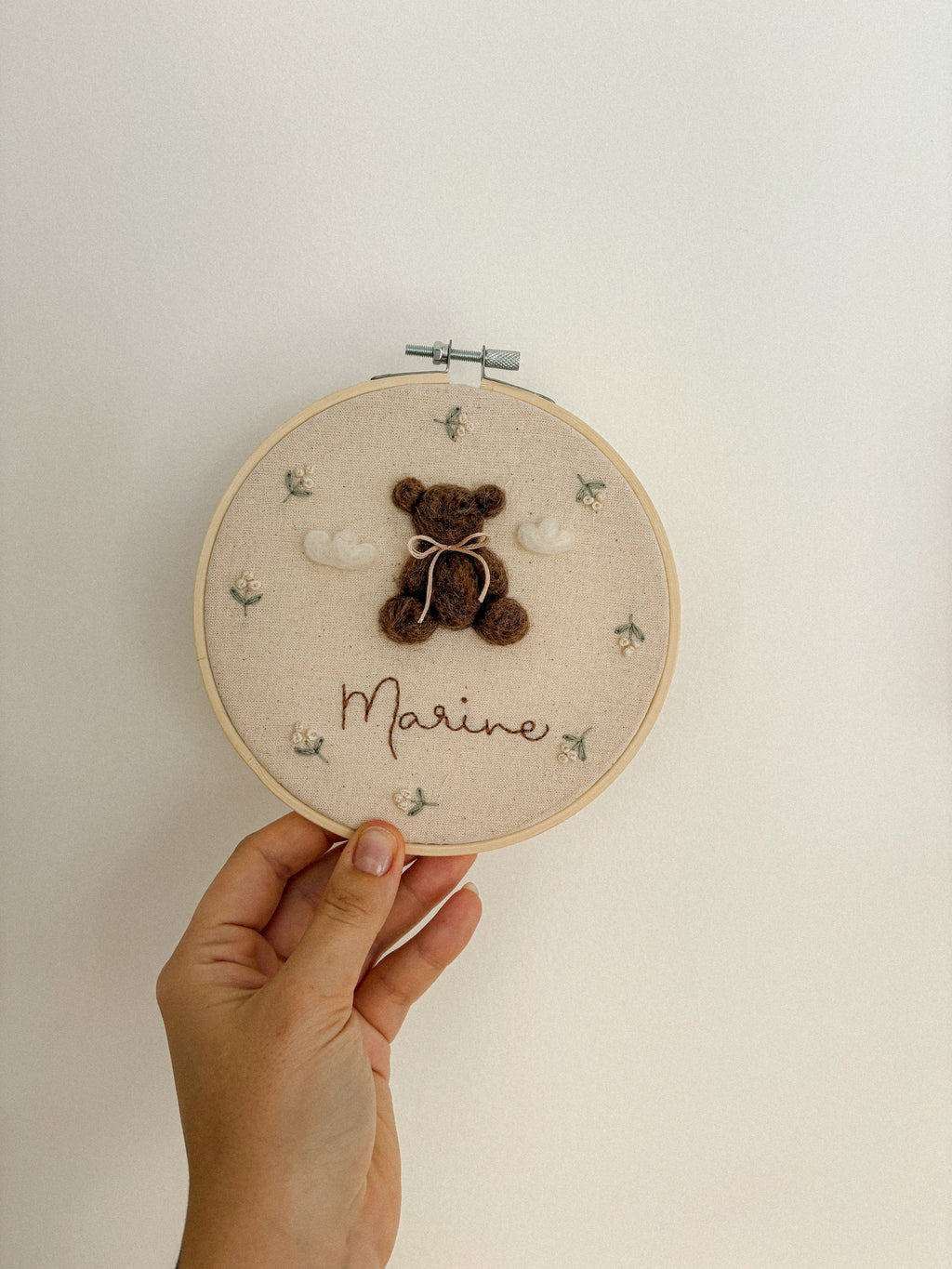 Feutrine avec prénom + petites broderies