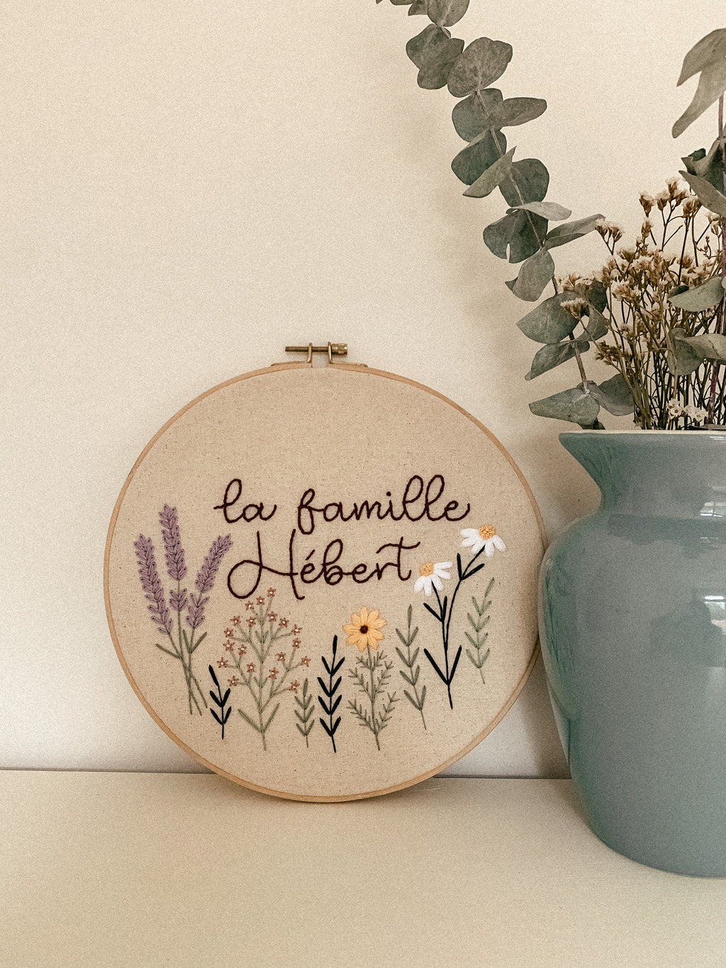 Broderie fleurs montantes