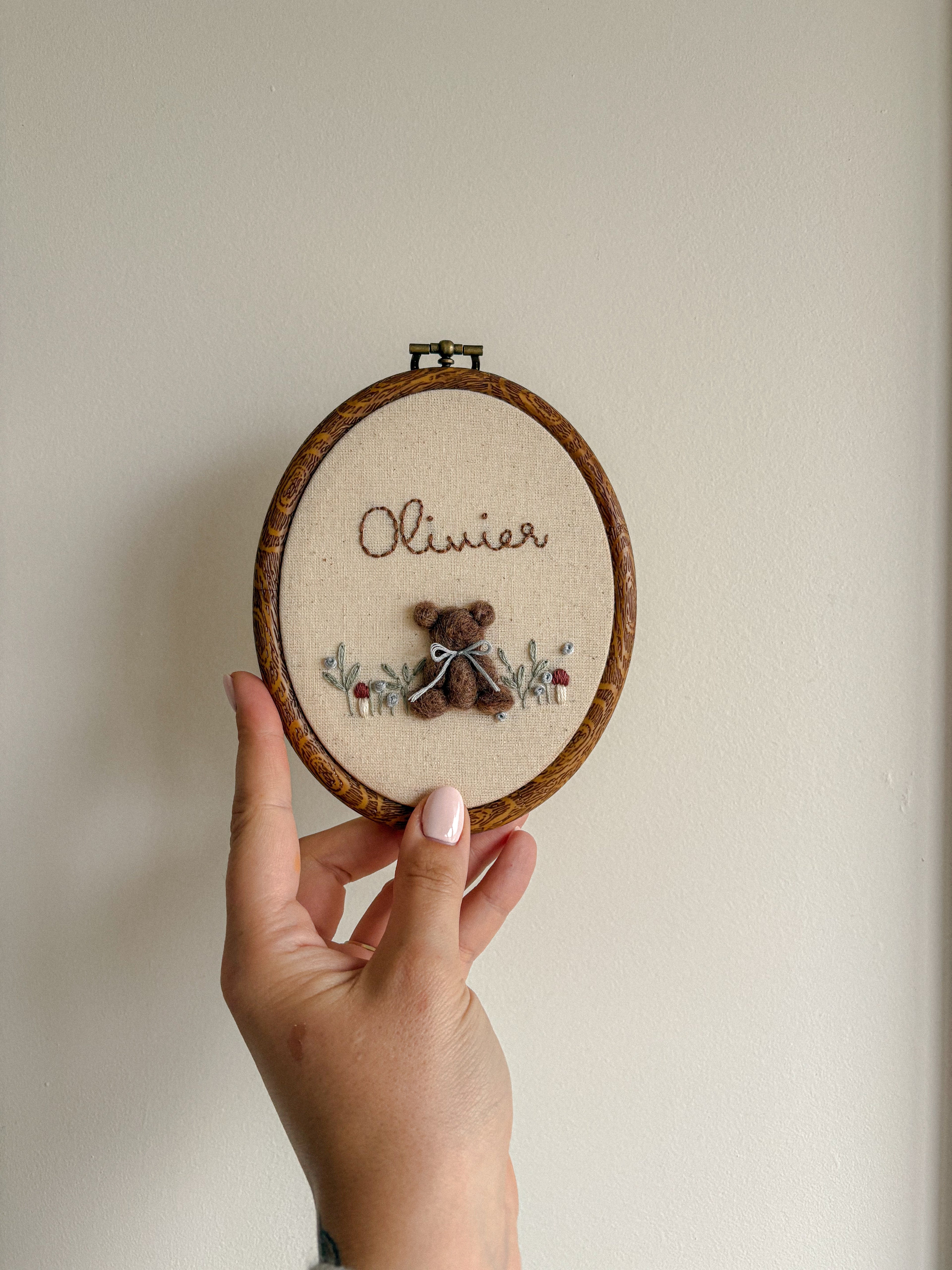Feutrine avec prénom + petites broderies