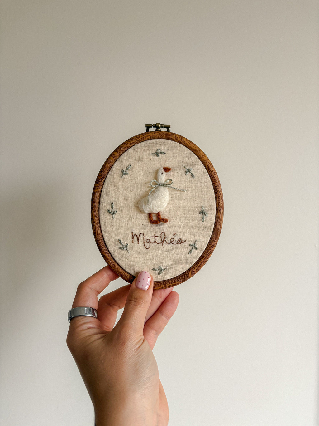 Feutrine avec prénom + petites broderies