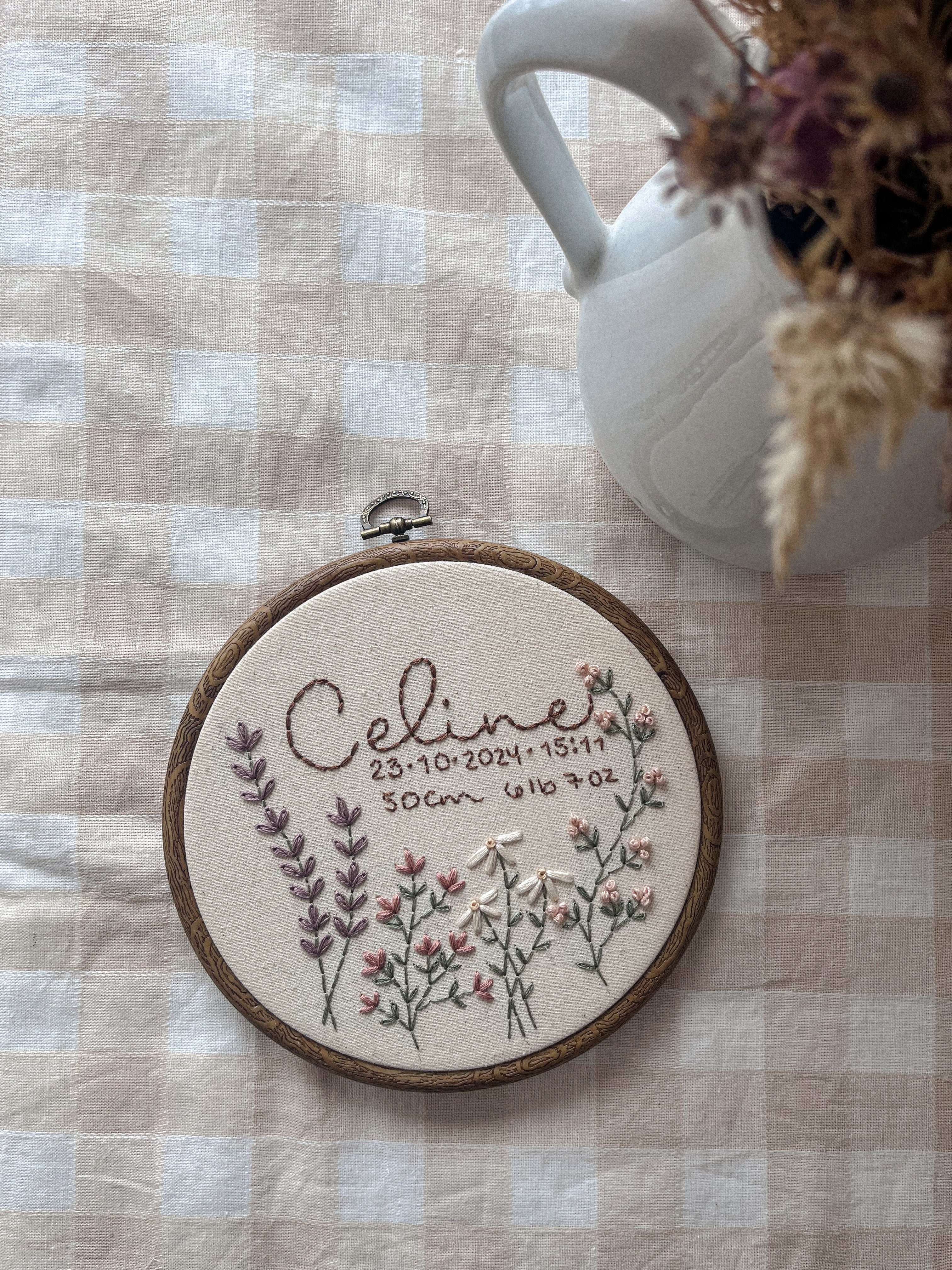 Broderie fleurs montantes