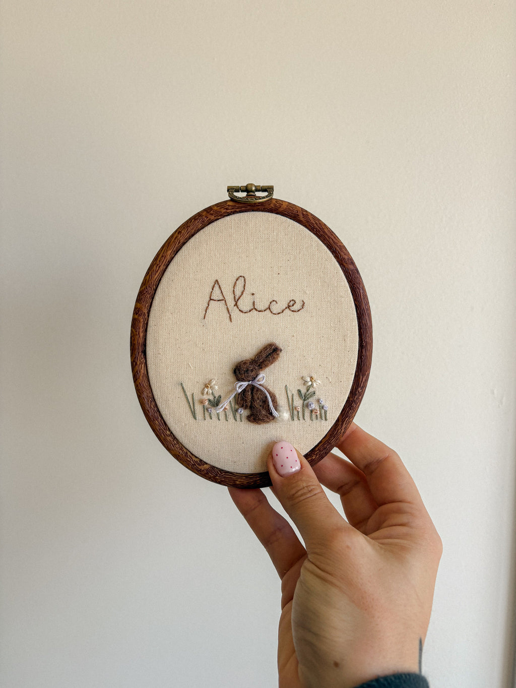 Feutrine avec prénom + petites broderies