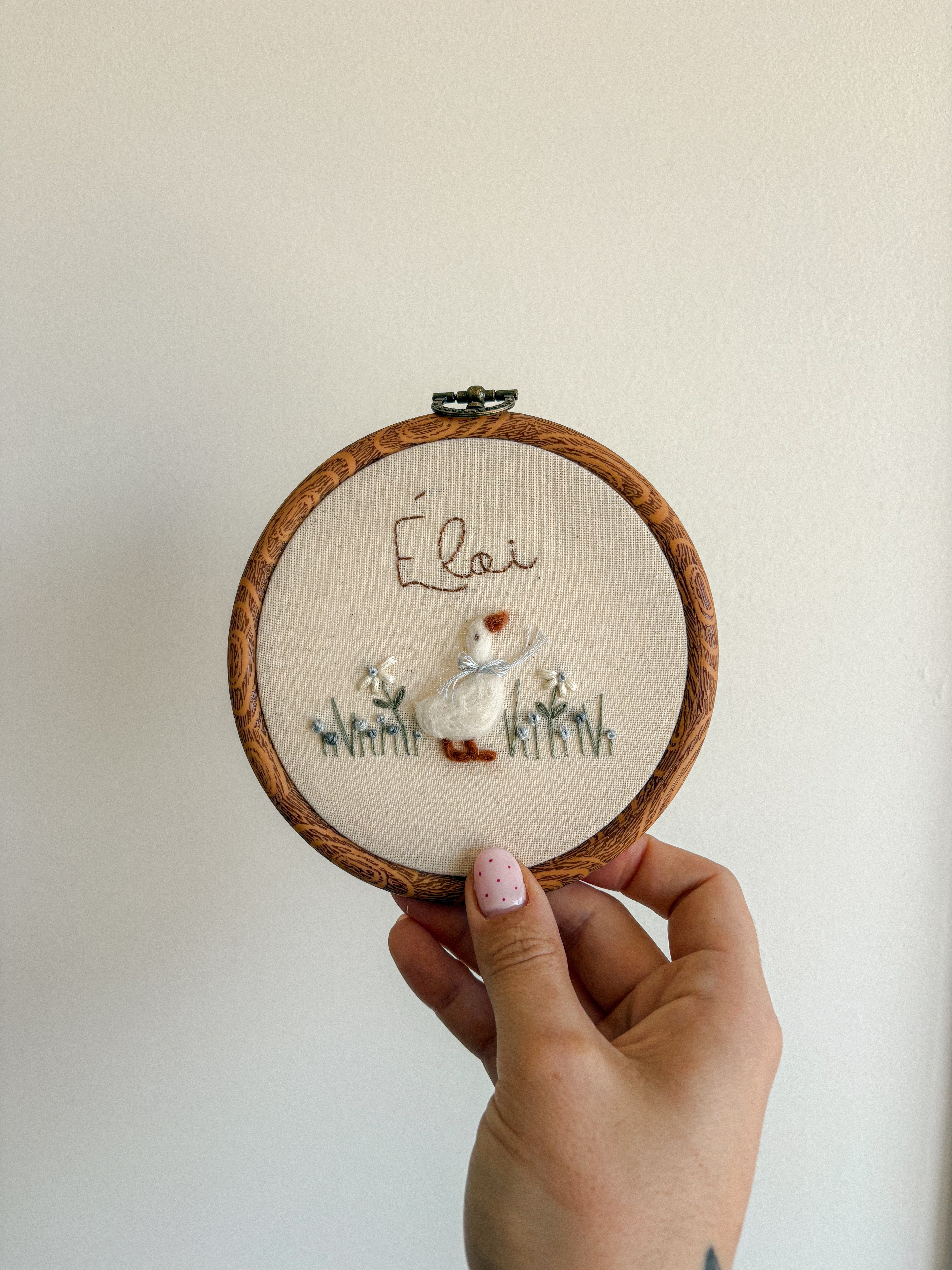 Feutrine avec prénom + petites broderies