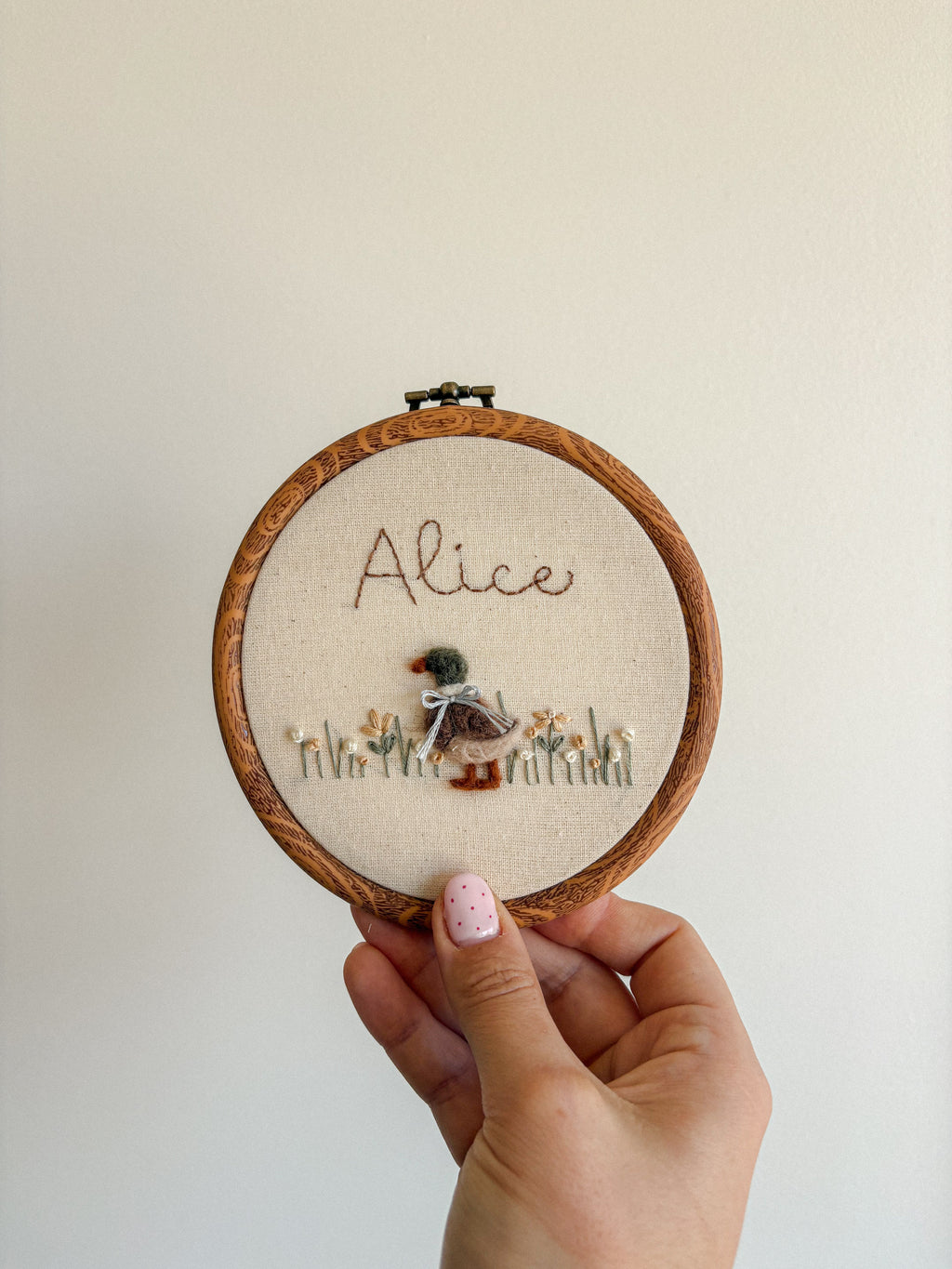 Feutrine avec prénom + petites broderies