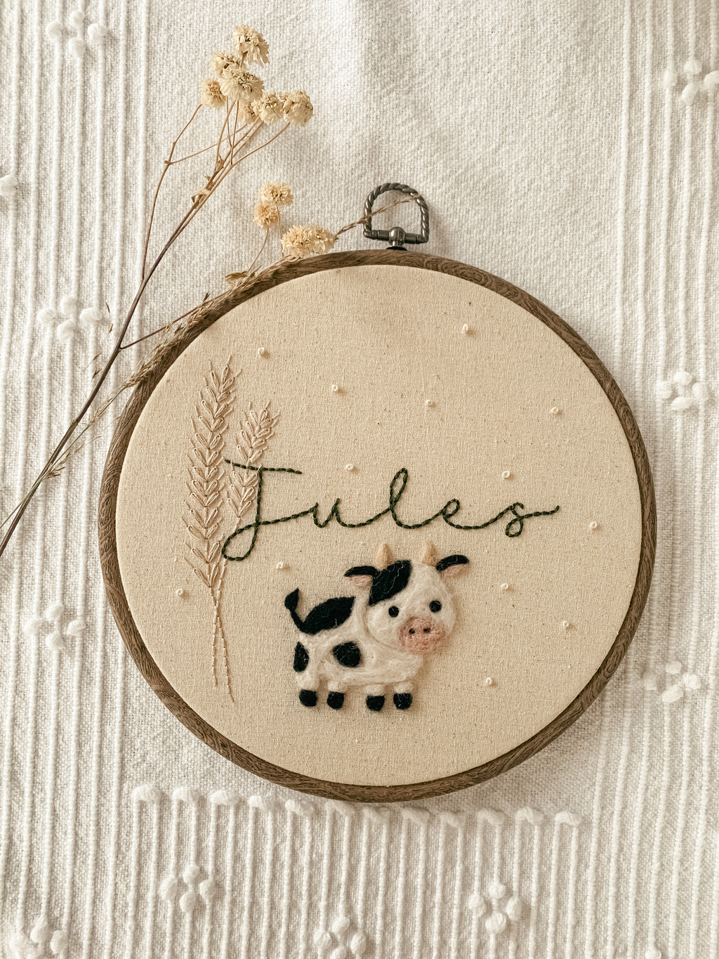 Feutrine avec prénom + petites broderies