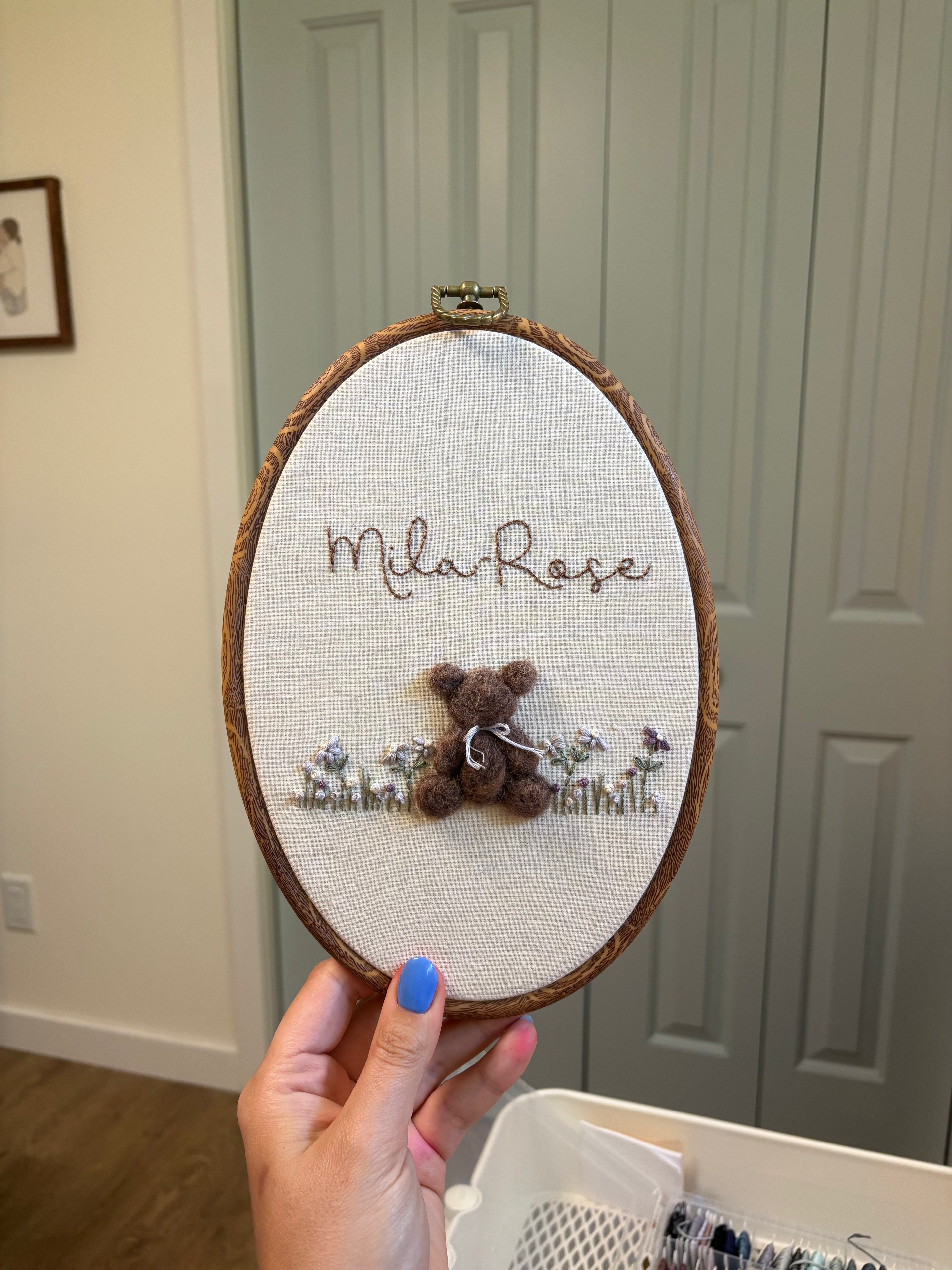 Feutrine avec prénom + petites broderies
