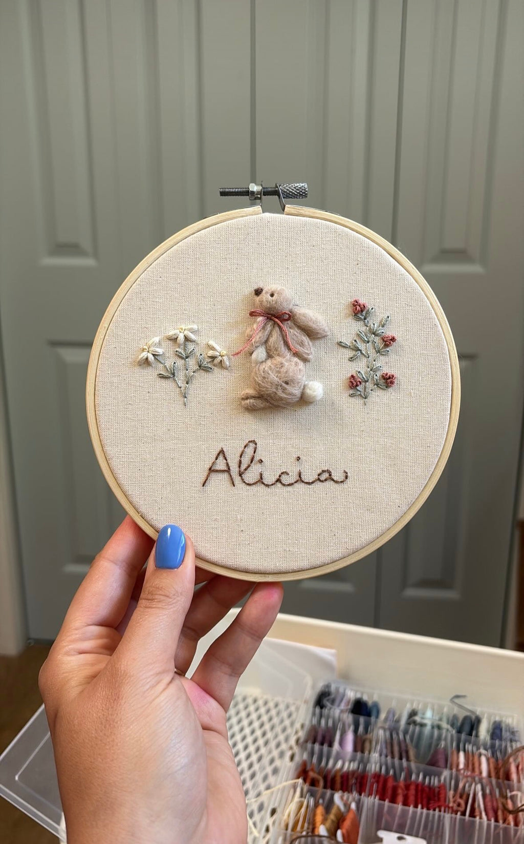 Feutrine avec prénom + petites broderies