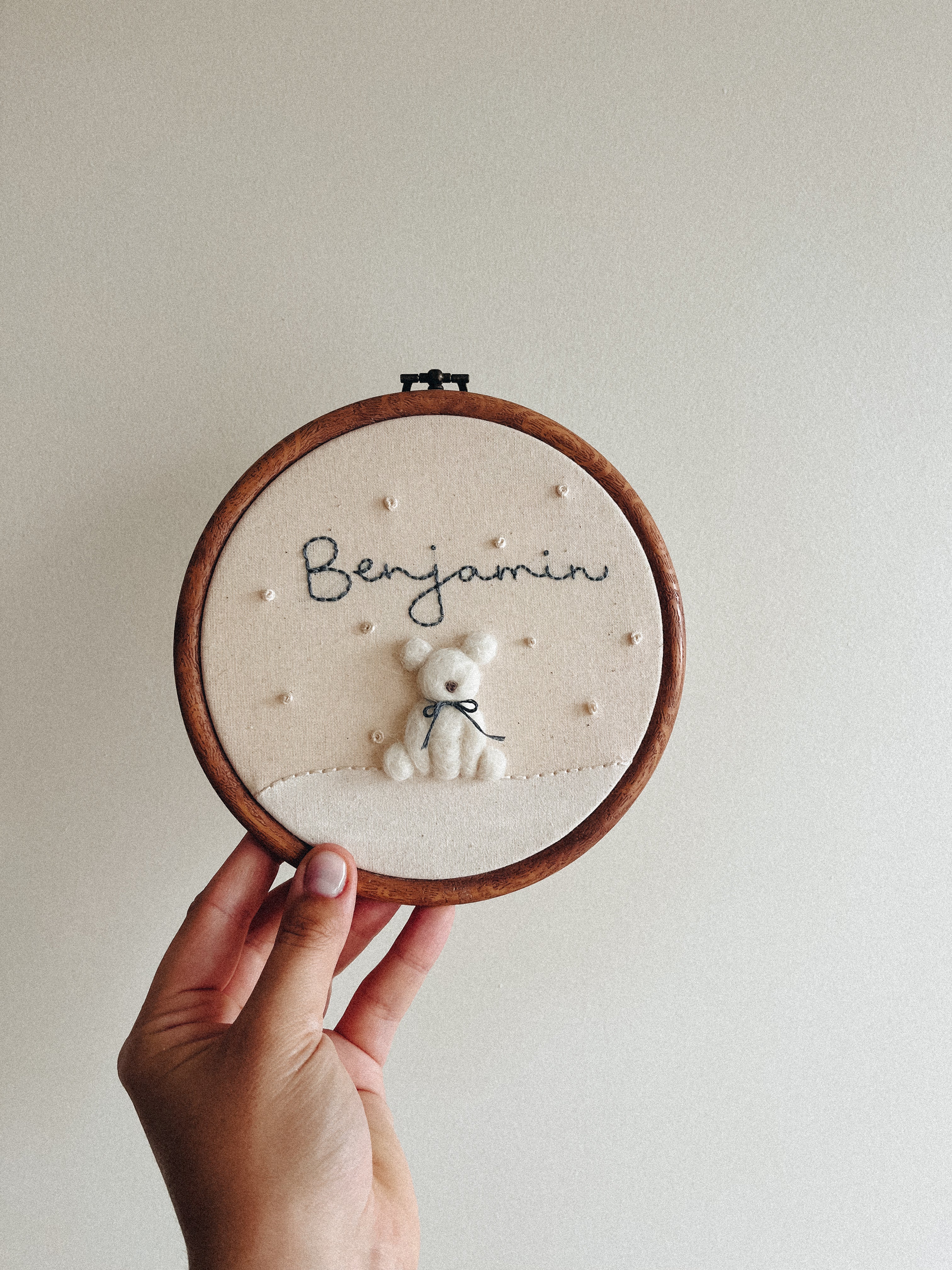 Feutrine avec prénom + petites broderies